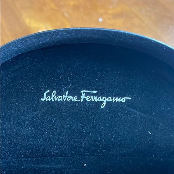 Salvatore Ferragamo Black Women's Sunglasses Glasses - Picture 5 of 5